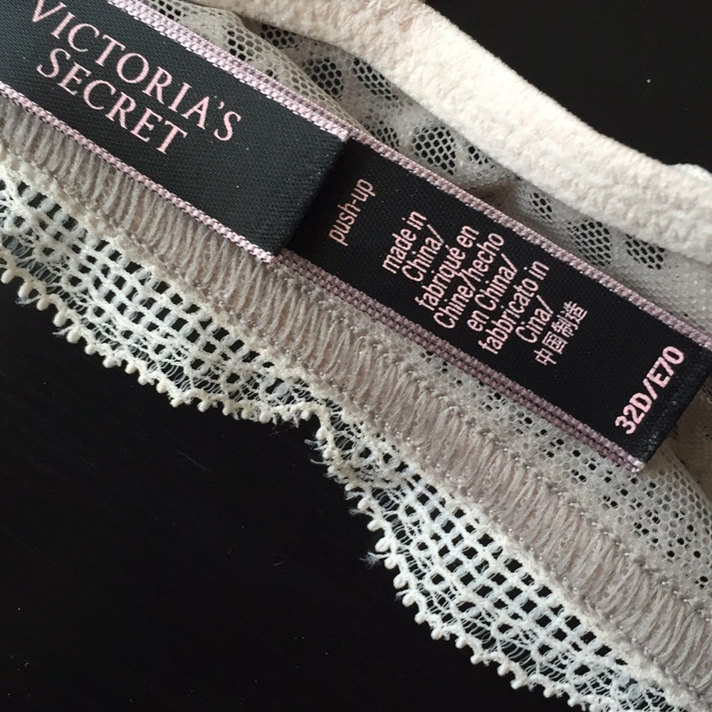 NWOT VS Push up bra - Picture 5 of 5